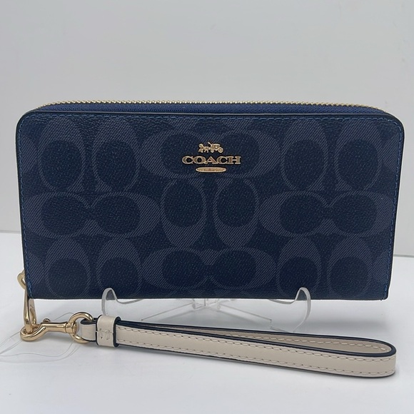 Coach Long Zip Around Wallet Wristlet In Signature Canvas Gold/DENIM MULTI
NWT - Picture 16 of 16